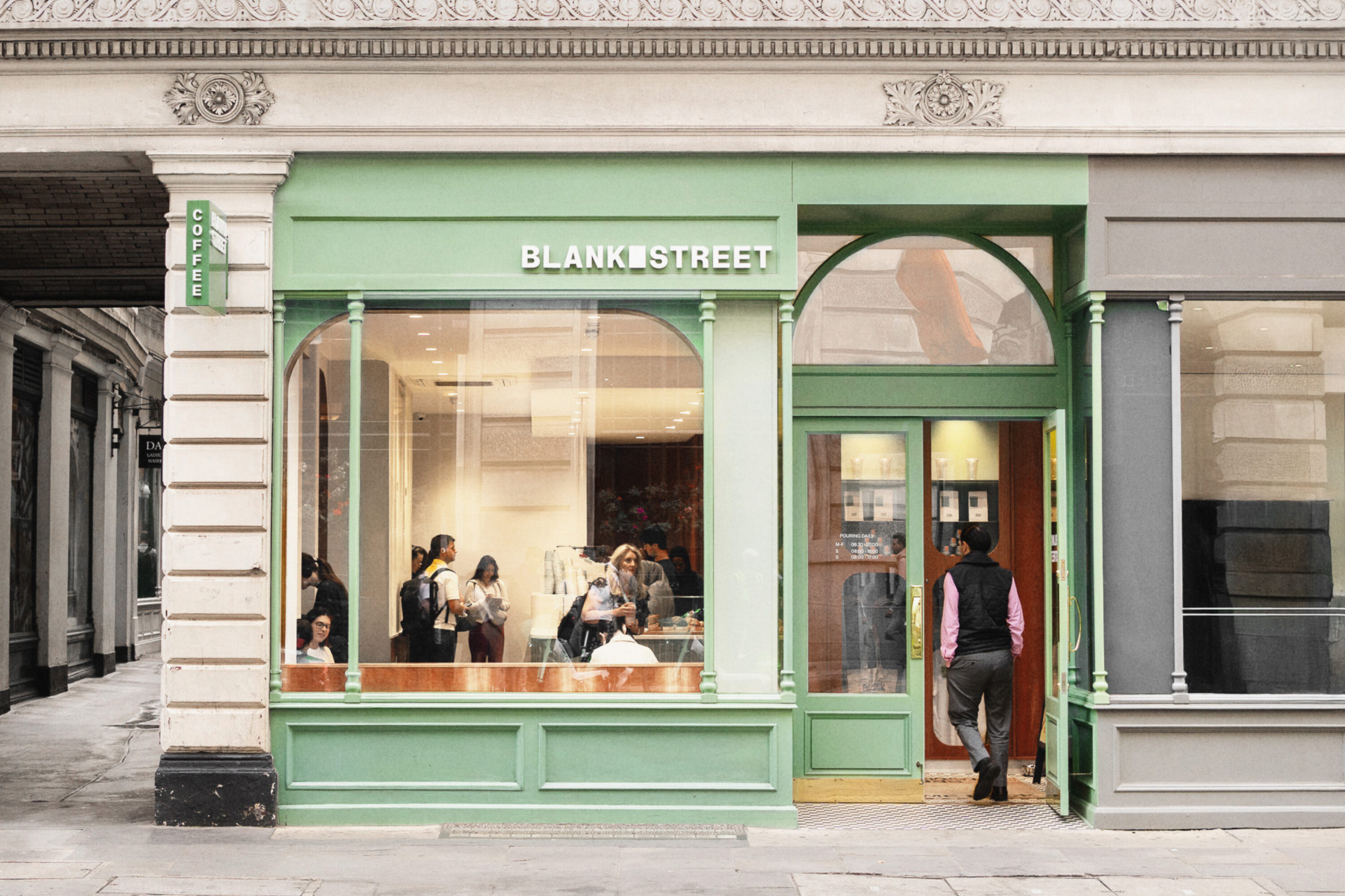 专业赋能！品牌设计公司携手Blank Street，全新品牌标识正式亮相